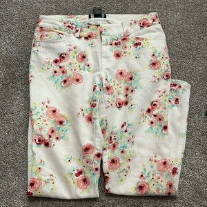 In Studio white jeans with flowers 4P